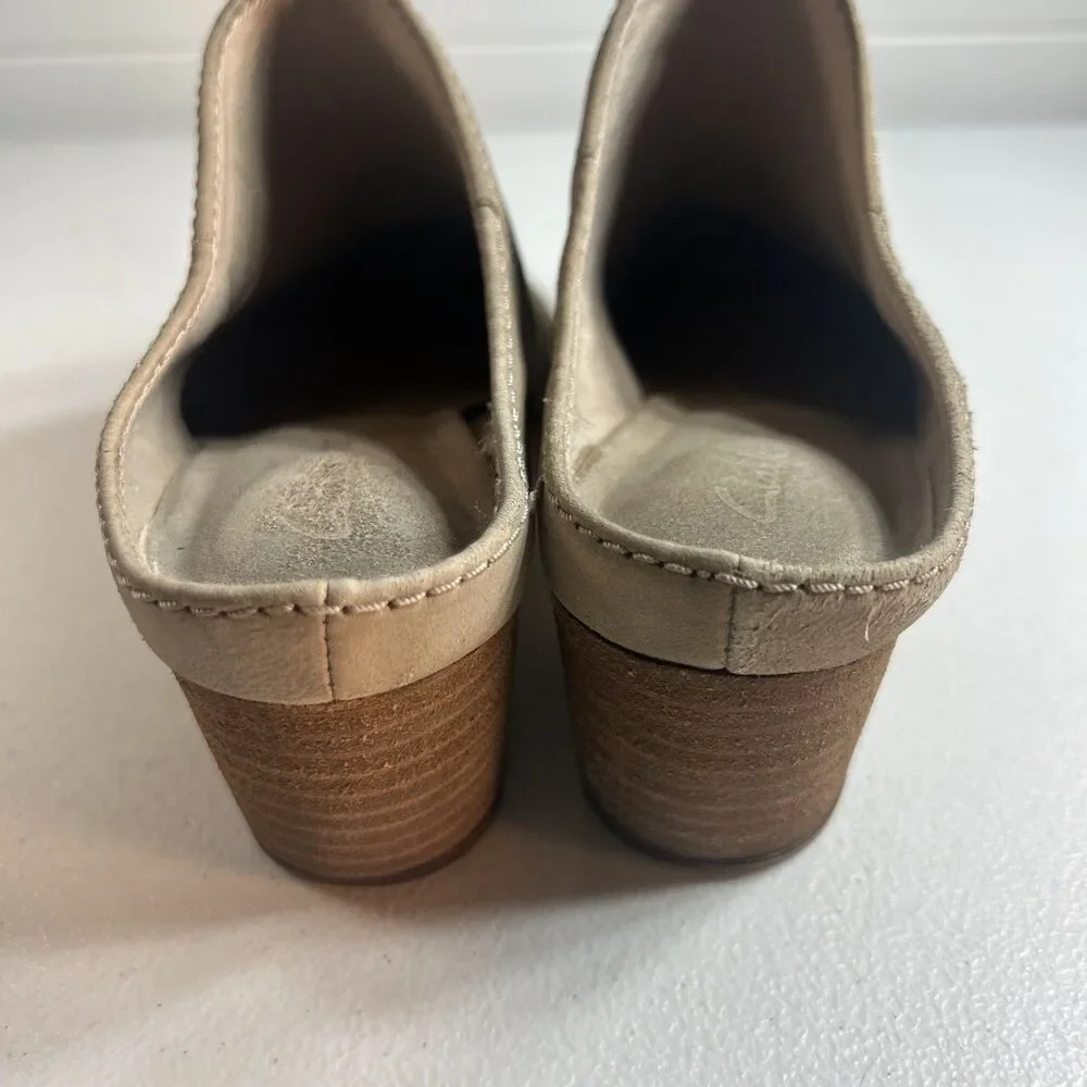 Clarks Women’s Leather Mule Size 7.5 Taupe Block Heel Smooth Nubuck